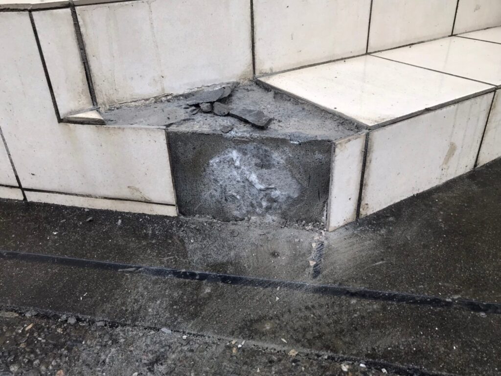 タイル張替え工事